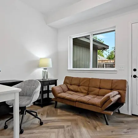 Remodeled 4 Bedroom Home Close To Downtown Frisco.
